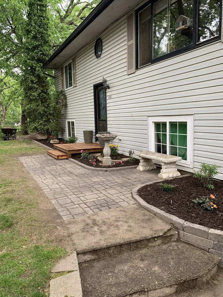 Professional lawn care service experts serving Zimmerman, MN - Northern Custom Landscaping