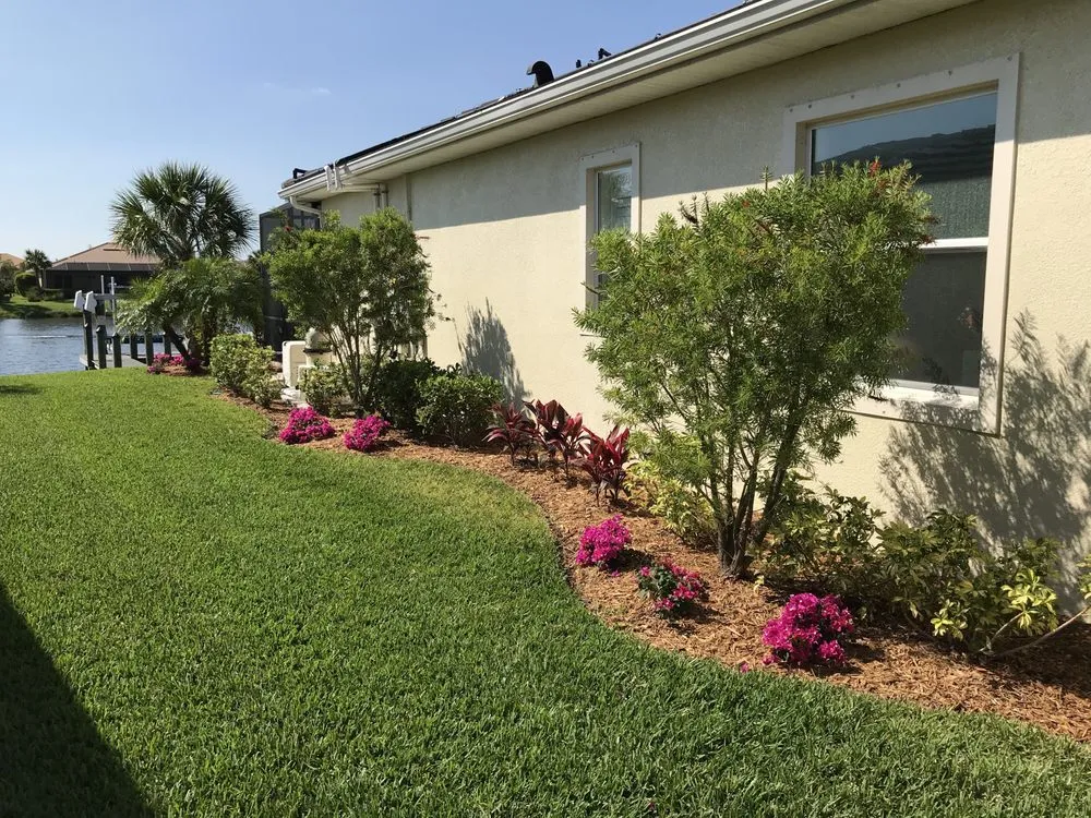 Expert residential landscaping in Ellenton, FL by Northern Edge Lawn And Landscape