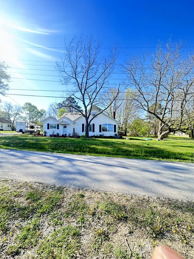 Custom yard maintenance in Jackson, TN by Northern Lights Landscaping and Lawn