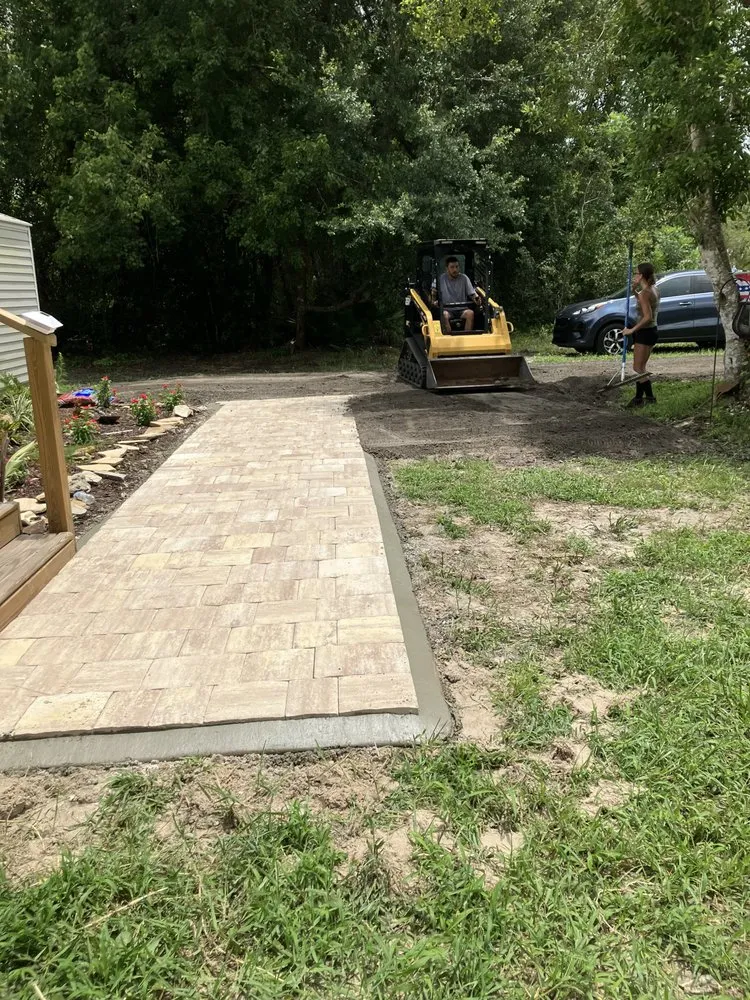 Top-rated yard cleanup service for outdoor upgrades in San Mateo, FL by Northern Touch