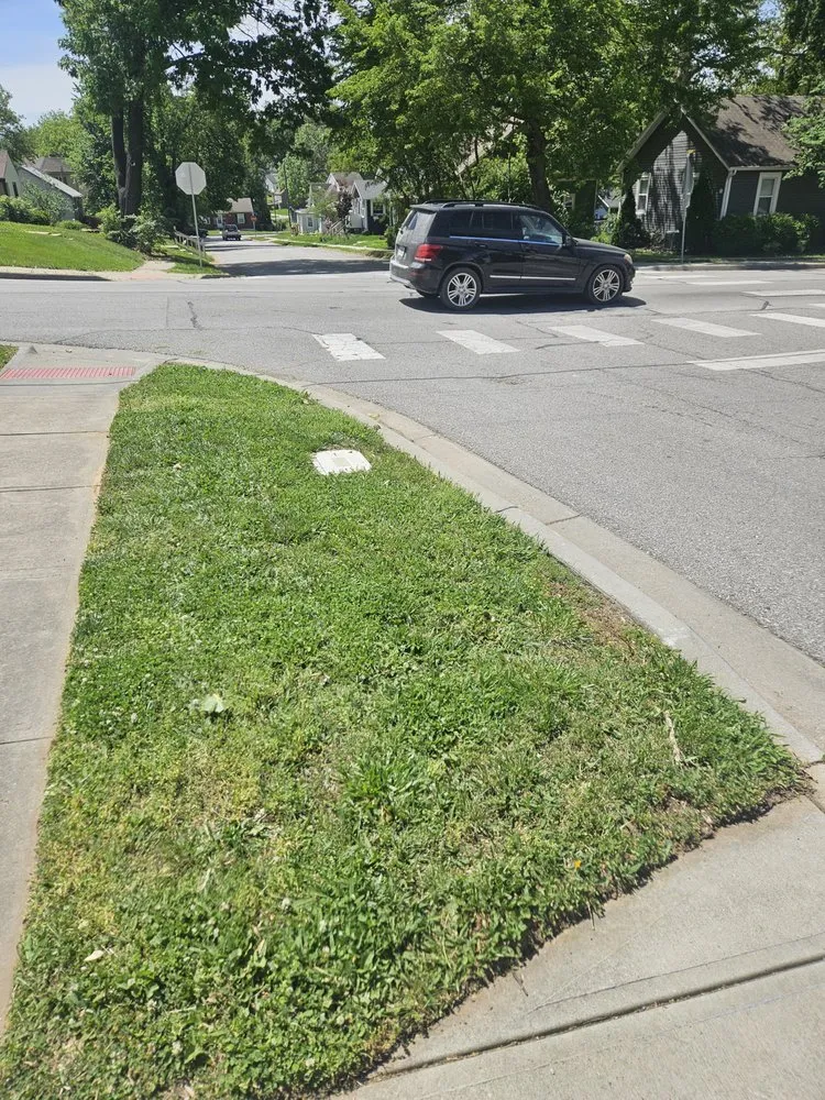 Custom yard cleanup service in Kansas City, MO by Northland Cutz KC