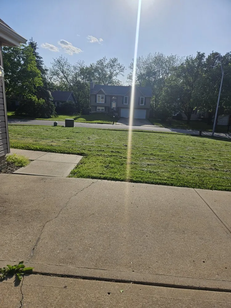 Custom garden landscaping in Kansas City, MO by Northland Cutz KC