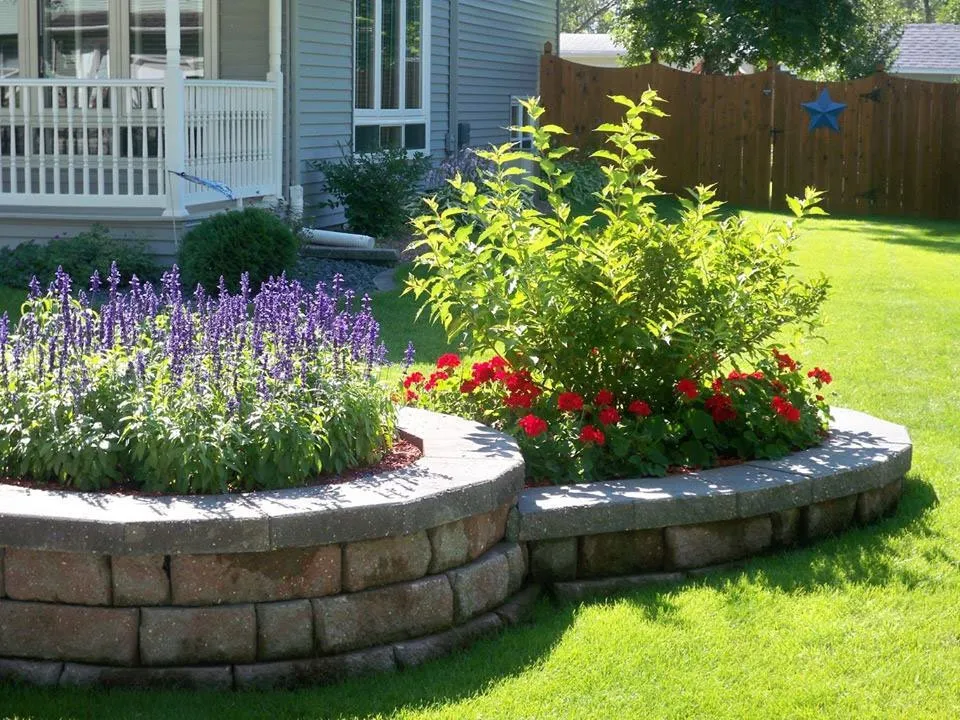 Top-rated lawn mowing service experts serving East Grand Forks, MN - Northland Yard Service