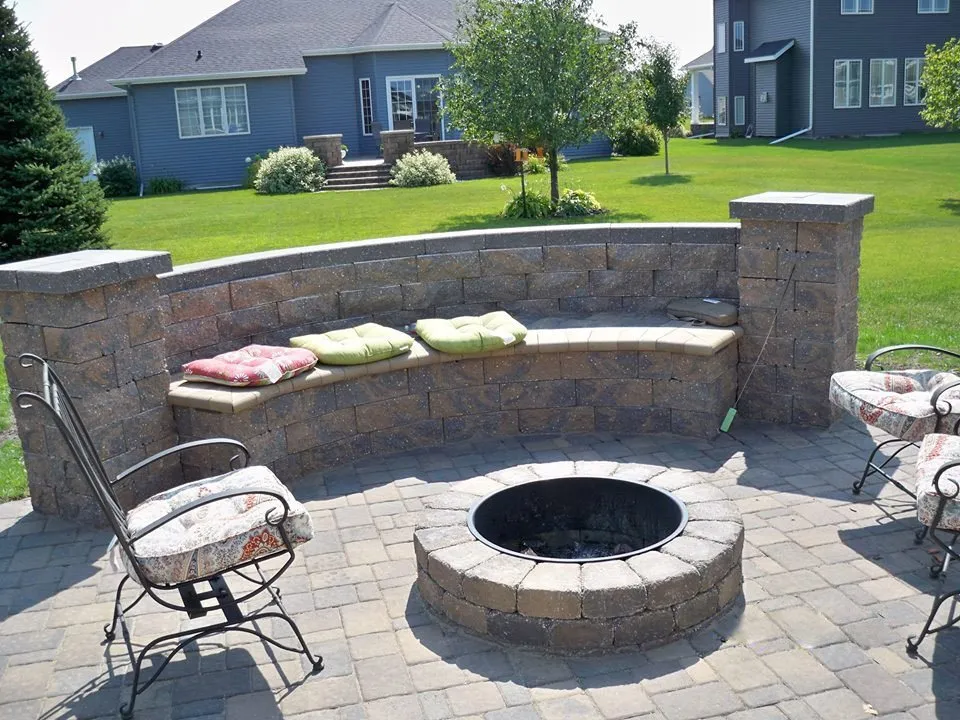 Trusted lawn mowing service experts serving East Grand Forks, MN - Northland Yard Service