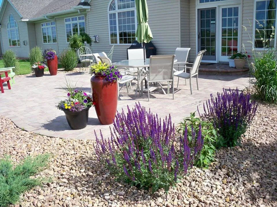 Affordable lawn care service experts serving East Grand Forks, MN - Northland Yard Service