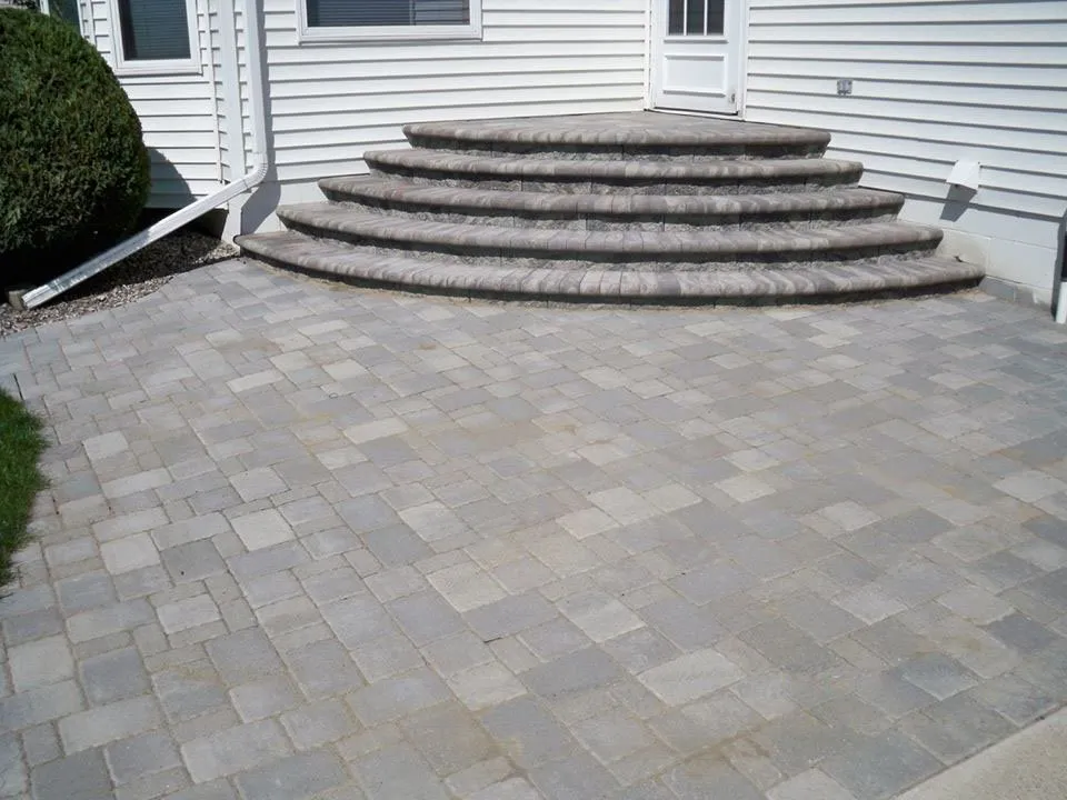 Expert lawn mowing service experts serving East Grand Forks, MN - Northland Yard Service