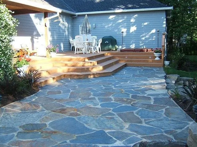 Professional yard cleanup service in Aurora, OR - Northwest Outdoor Living and Landscapes