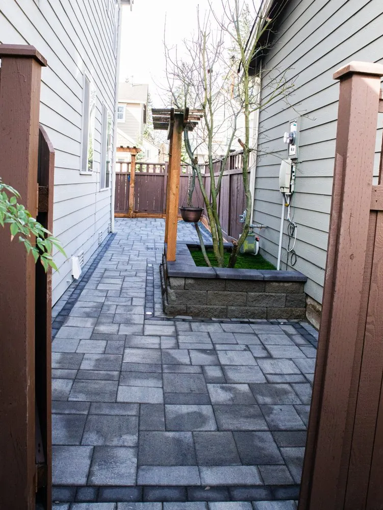 Affordable lawn mowing service experts serving Everett, WA - Northwest Paving