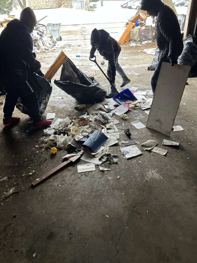 Top-rated yard cleanup service with custom design in Milwaukee, WI by Norwood Landscaping & Maintenance