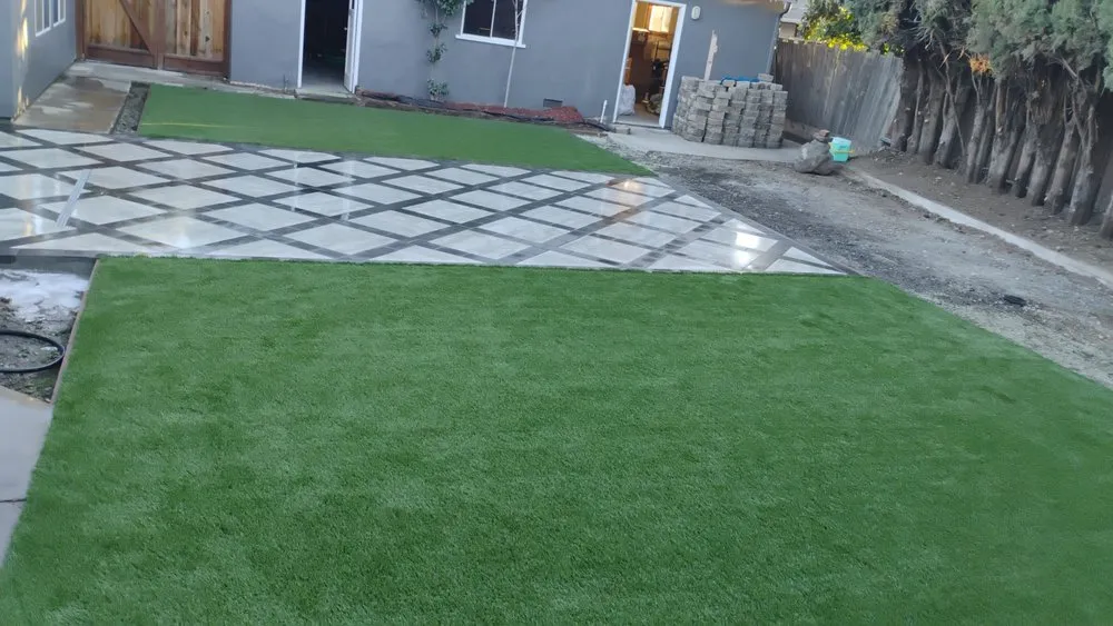 Custom lawn care service experts serving Daly City, CA - Nosso Larr Hauling