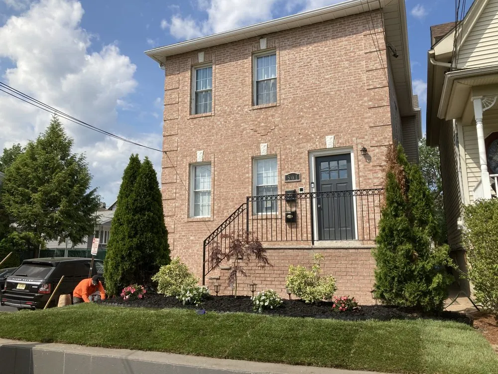 Local garden landscaping experts serving Kearny, NJ - Novay’s Lawn Care Service