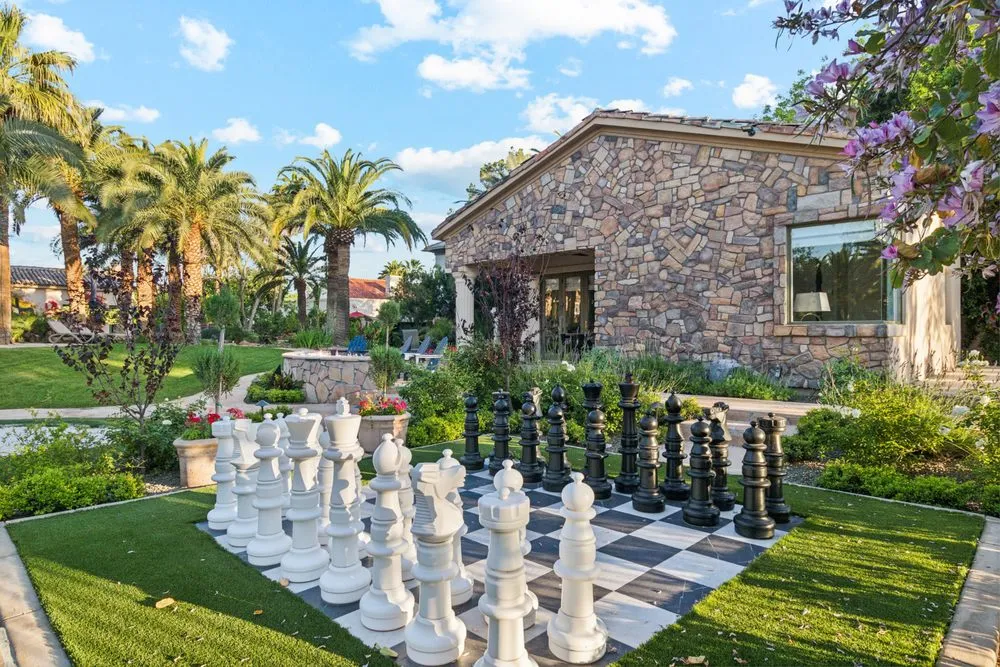 Reliable yard maintenance experts serving Peoria, AZ - N.R Design+Build