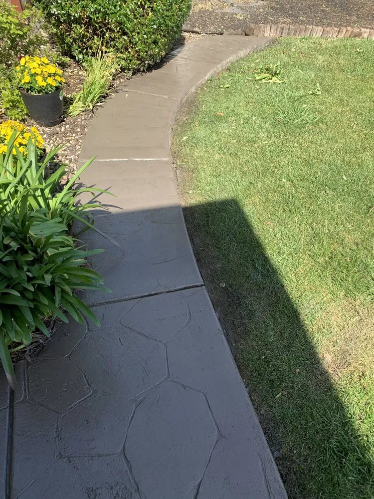 Top-rated lawn mowing service in Fairfield, CA - Nunez concrete