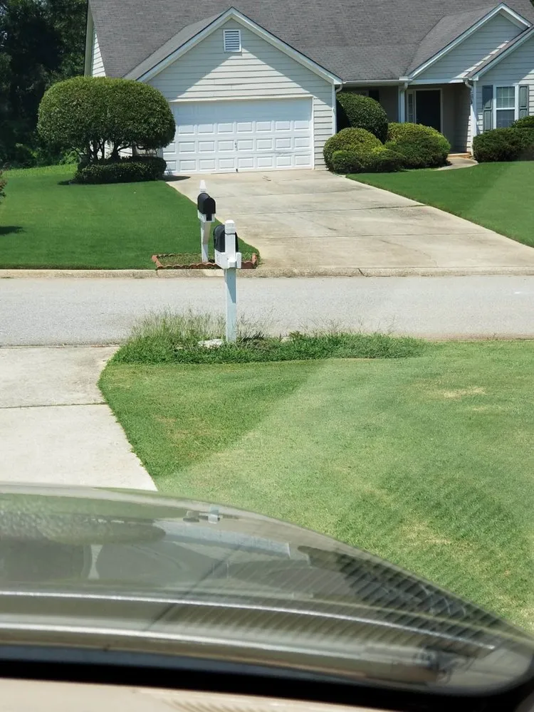 Custom lawn mowing service experts serving Carrollton, GA - Nunez Lawn Care