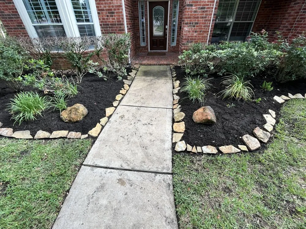 Affordable garden landscaping near you in Houston, TX by Nunez Lawn Care