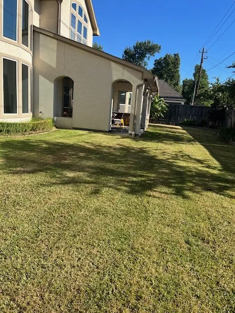 Professional residential landscaping in Missouri City, TX by NuWave Landscaping