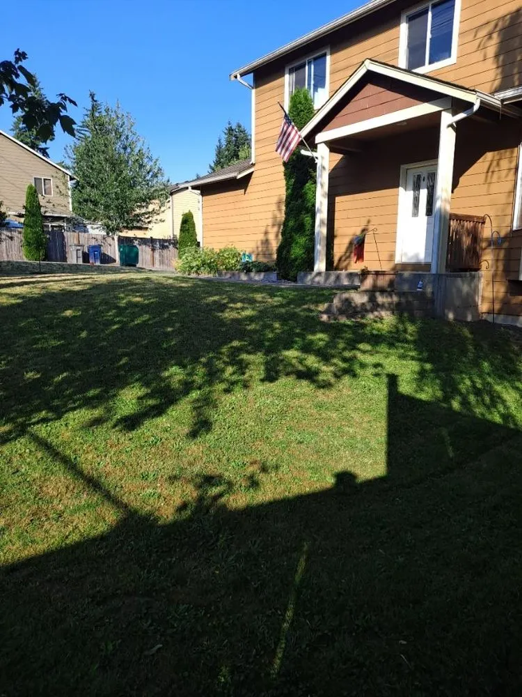 Custom lawn care service in Everett, WA - Nw Llc gardens