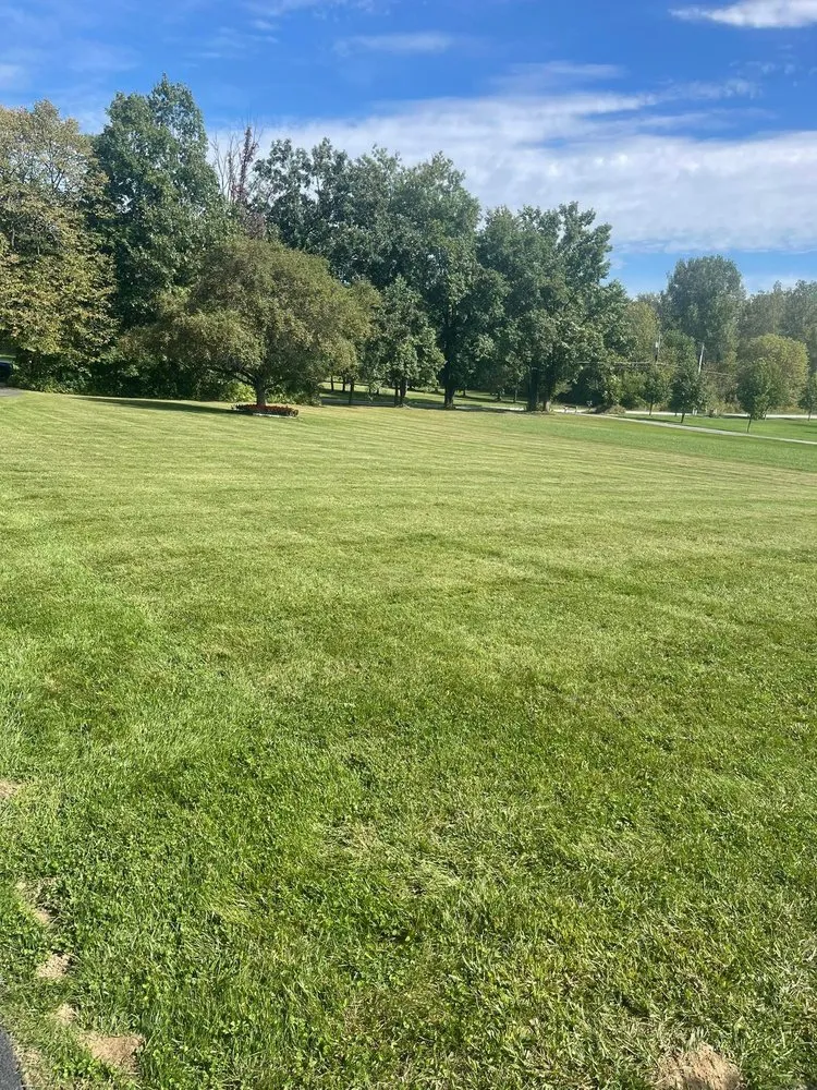 Professional lawn care service in Valparaiso, IN by Nwi Quality Cuts