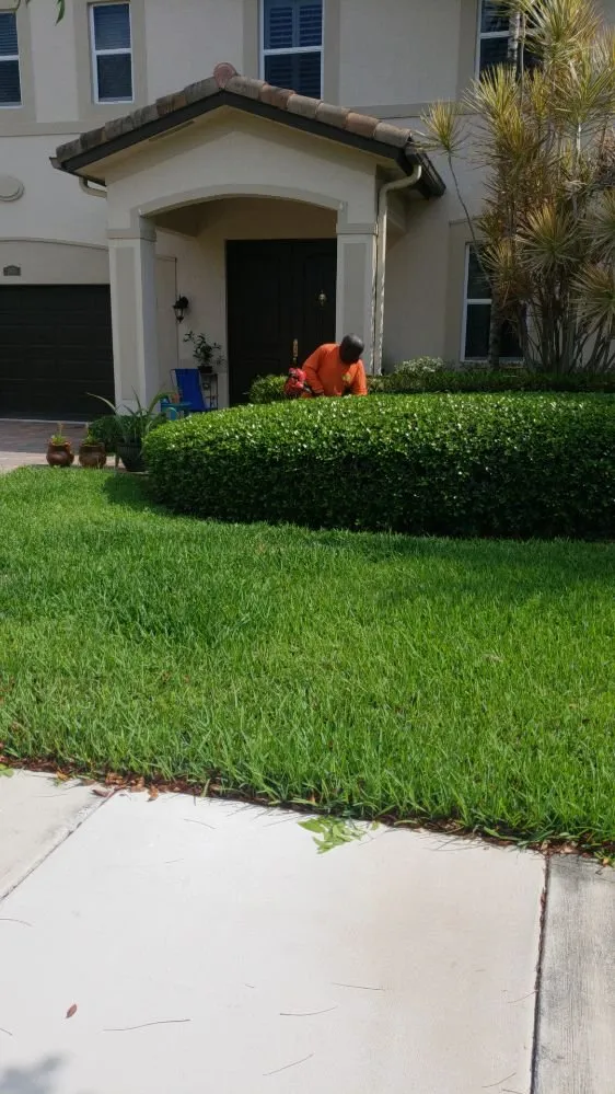 Custom residential landscaping in Princeton, FL - Nyce Lawn Services