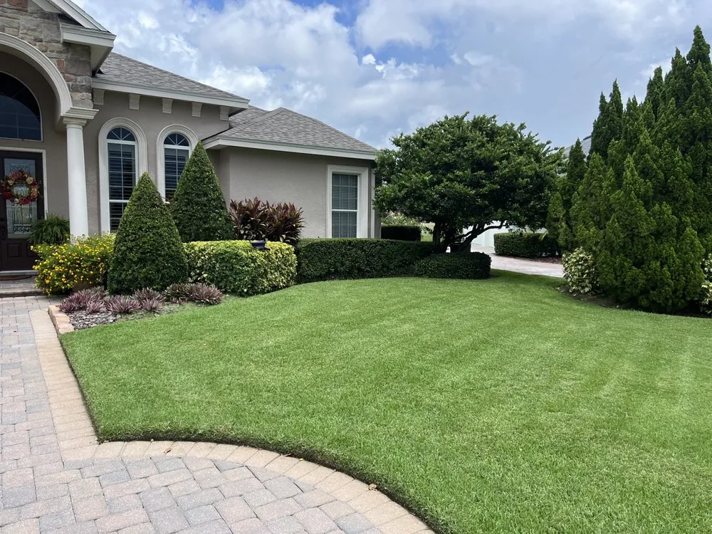 Reliable lawn mowing service in Lakeland, FL - Nyland Lawncare