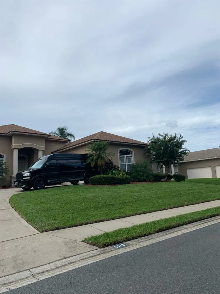 Expert yard cleanup service in Lakeland, FL - Nyland Lawncare