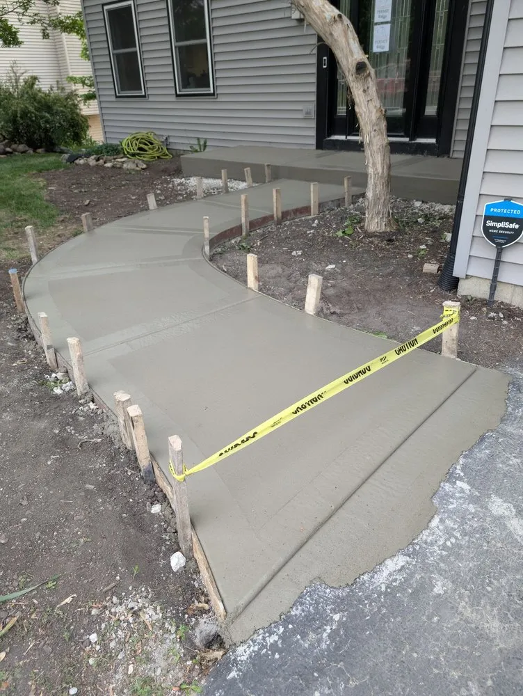 Expert outdoor landscaping in Warrenville, IL by O & C Concrete & Lanscaping