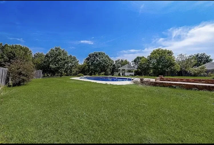 Expert landscaping services near you in Mesquite, TX by OAEE Lawn Care