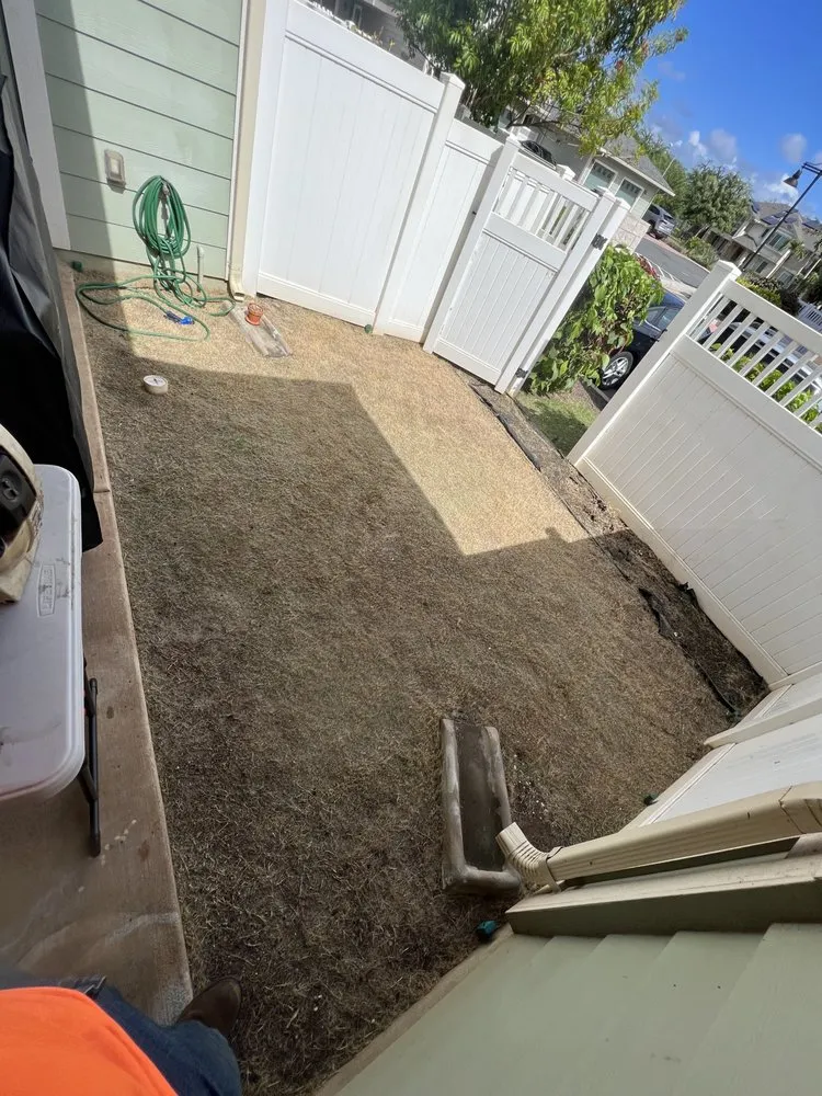 Trusted yard cleanup service experts serving Kapolei, HI - Oahu Complete Yard Service