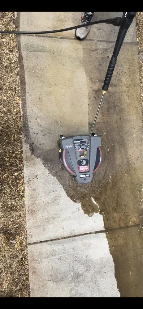 Custom lawn care service in Honolulu, HI by Oahu Ultimate Cleaners