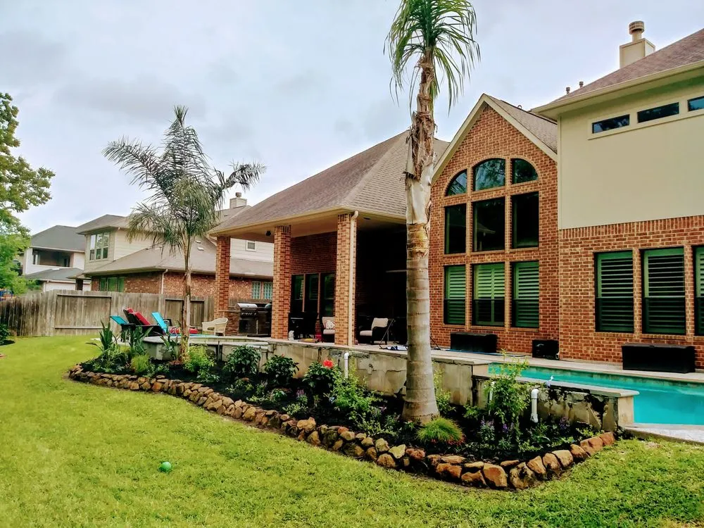 Local lawn mowing service experts serving Humble, TX - Oak & Stone Landscapes