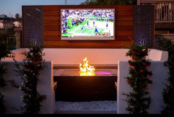 Oak and Ocean Landscaping Logo