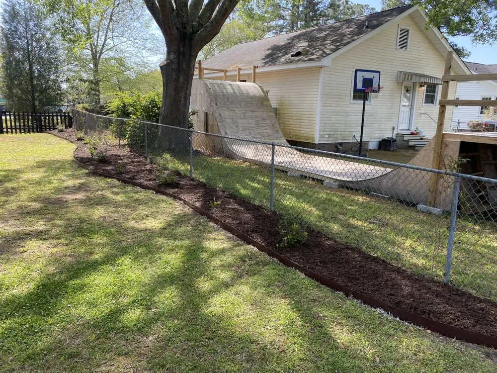 Reliable yard cleanup service experts serving Charleston, SC - Oak Branch Landscaping