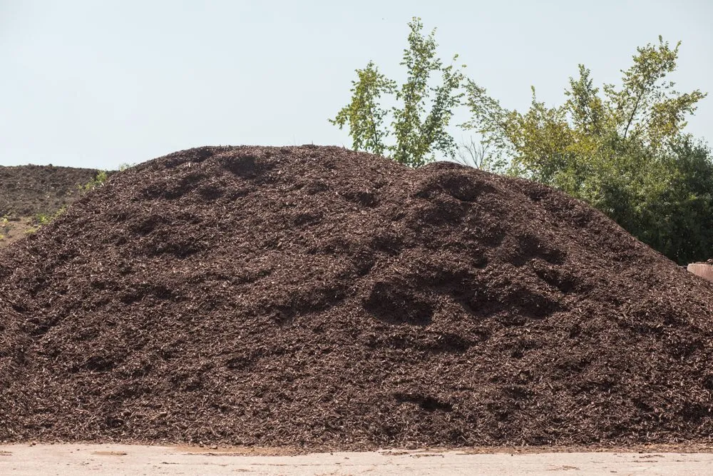 Top-rated lawn mowing service in Menomonee Falls, WI - Oak Creek Wood Products