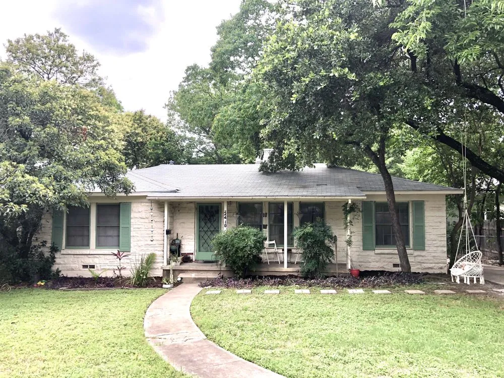 Local lawn mowing service for homes in Round Rock, TX by Oak Grove Lawn and Landscape