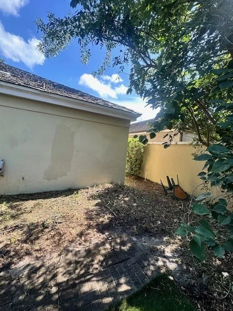 Professional yard cleanup service for homes across DeLand, FL - Oak Land Care