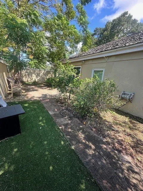 Local residential landscaping experts serving DeLand, FL - Oak Land Care