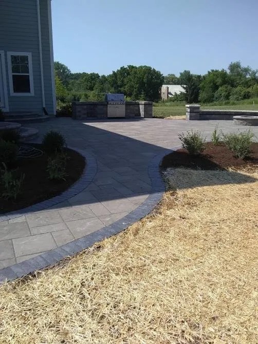 Professional garden landscaping experts serving Elgin, IL - Oak Land Company