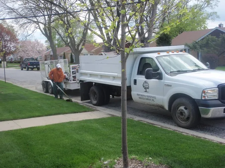 Professional garden landscaping experts serving Oak Lawn, IL - Oak Professional Maintenance Service