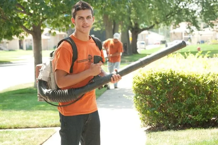 Reliable yard maintenance experts serving Oak Lawn, IL - Oak Professional Maintenance Service