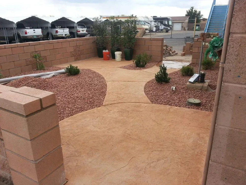 Top-rated lawn care service in Albuquerque, NM - Oak Tree Landscape