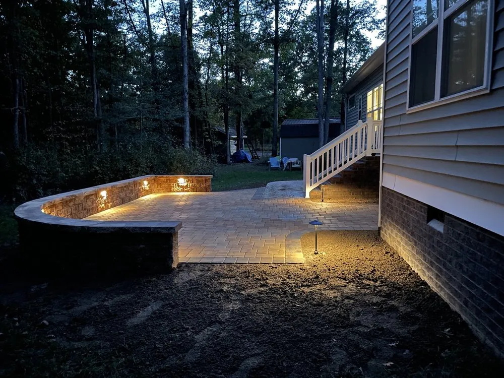 Affordable landscape design with custom design in Mechanicsville, VA by Oak Valley Custom Hardscape