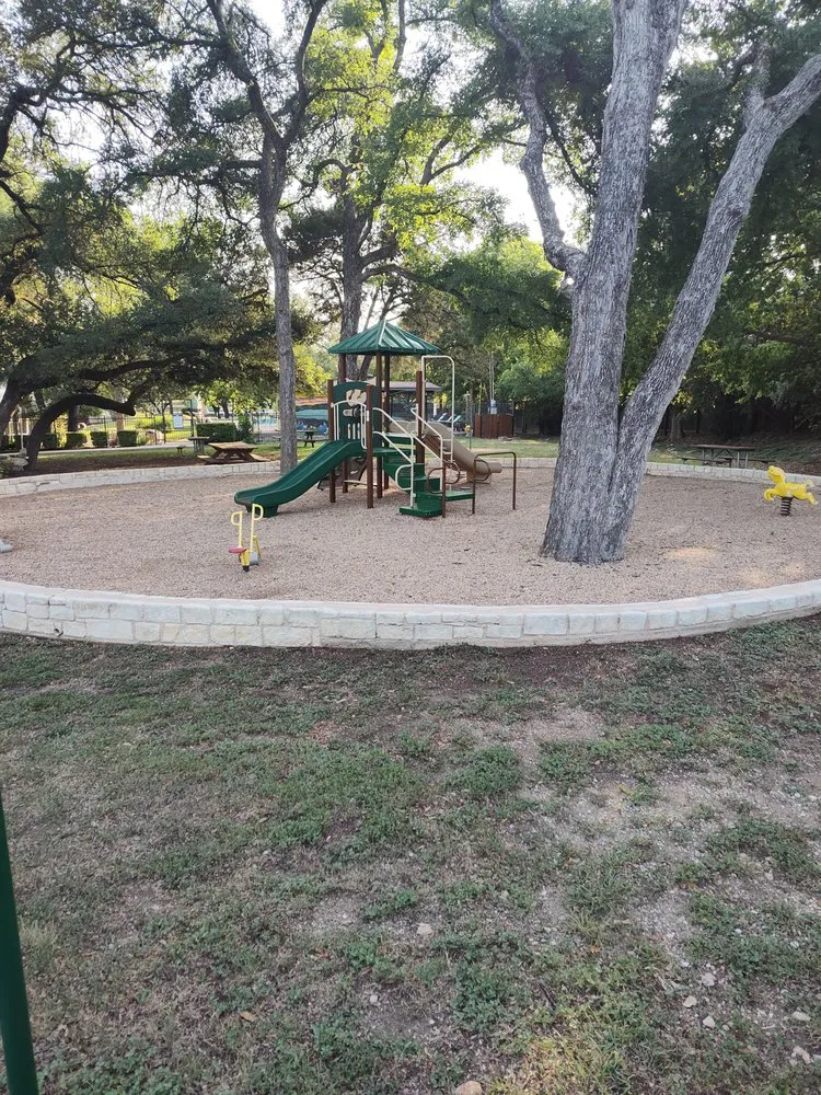 Trusted yard cleanup service in Austin, TX - Oakhill Home Services