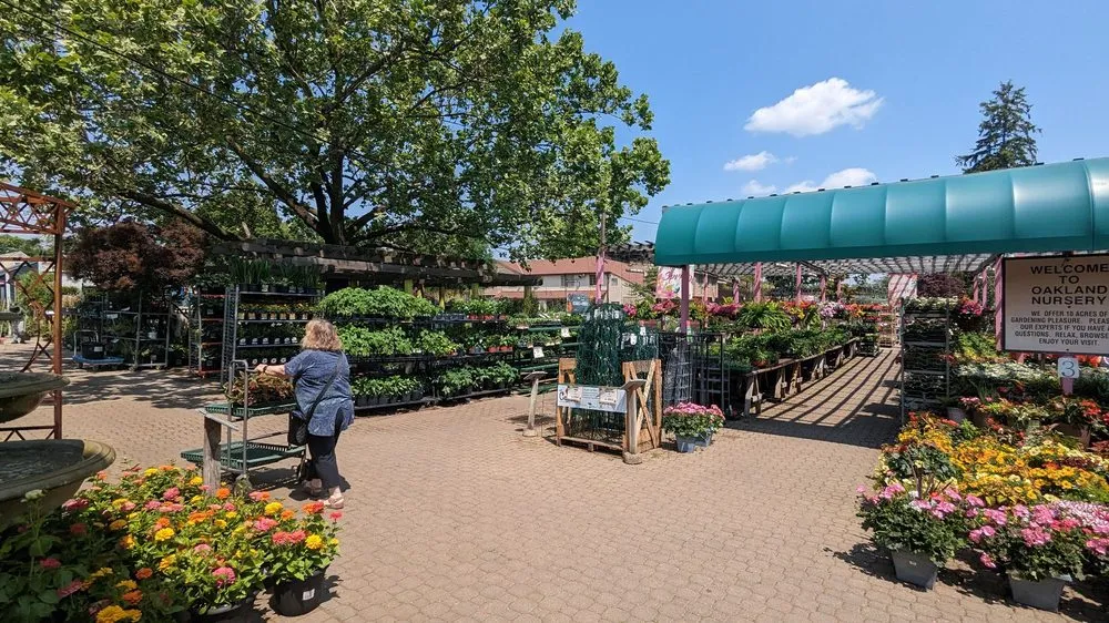 Top-rated lawn care service in Columbus, OH - Oakland Nursery - Columbus