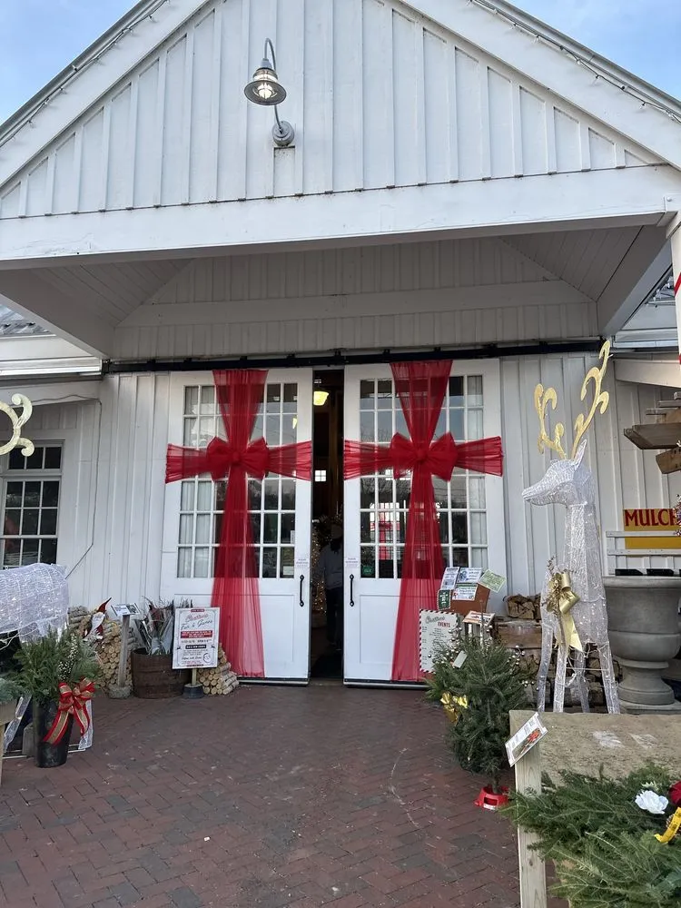 Reliable lawn mowing service in New Albany, OH by Oakland Nursery