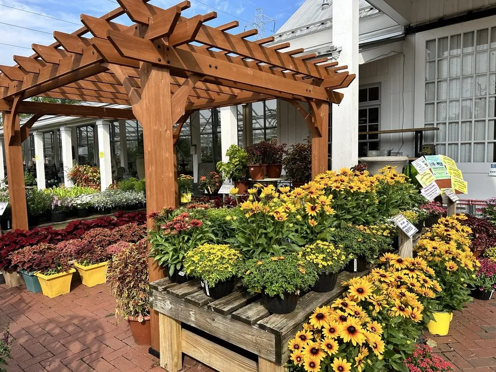 Custom garden landscaping for residential properties across New Albany, OH - Oakland Nursery