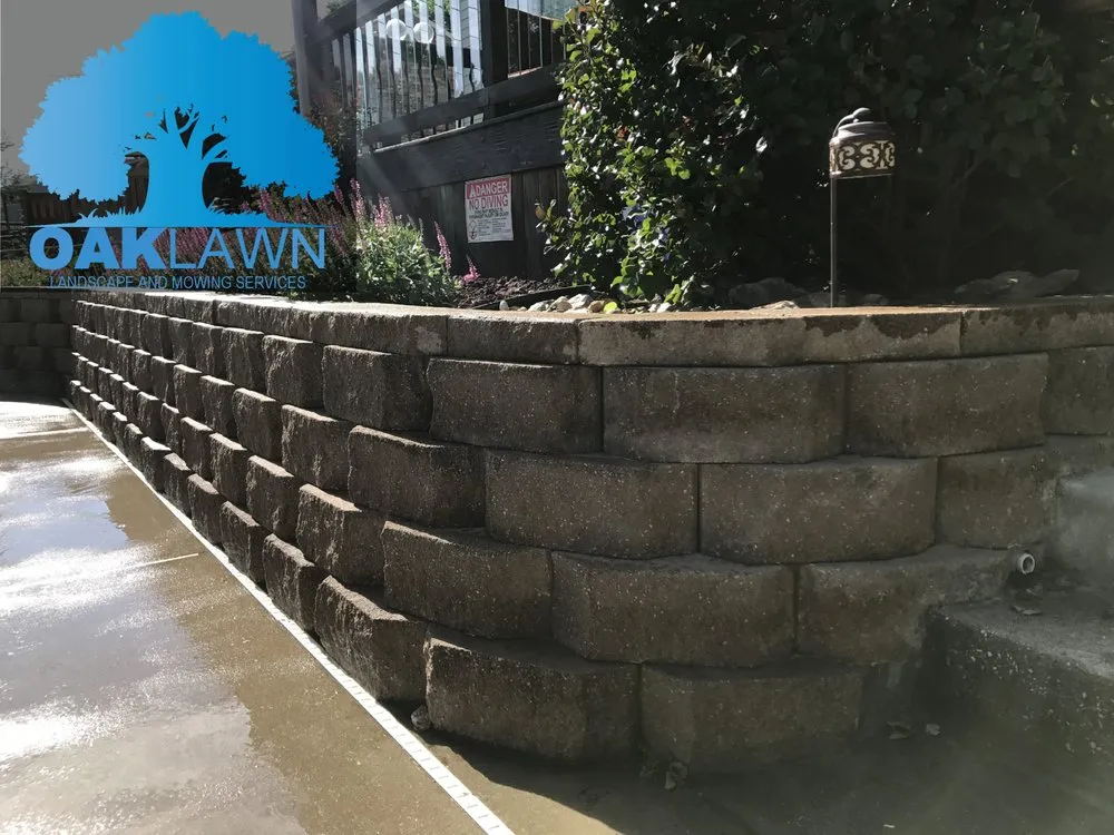 Custom yard maintenance in Elizabethtown, KY by OAKLAWN Landscape and Mowing Services