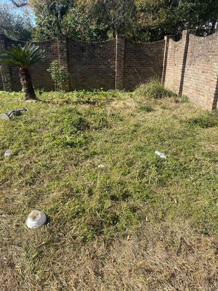 Top-rated landscape design in Mobile, AL by Oakleigh Lawn And Landscape Association