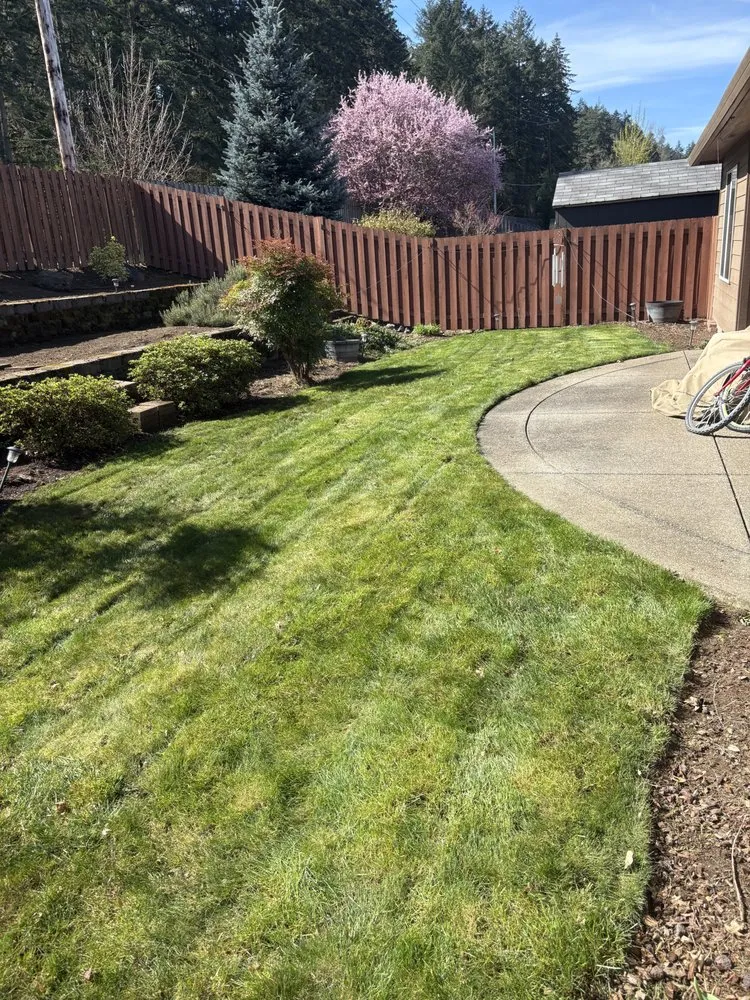 Professional outdoor landscaping in Salem, OR - Oakmark