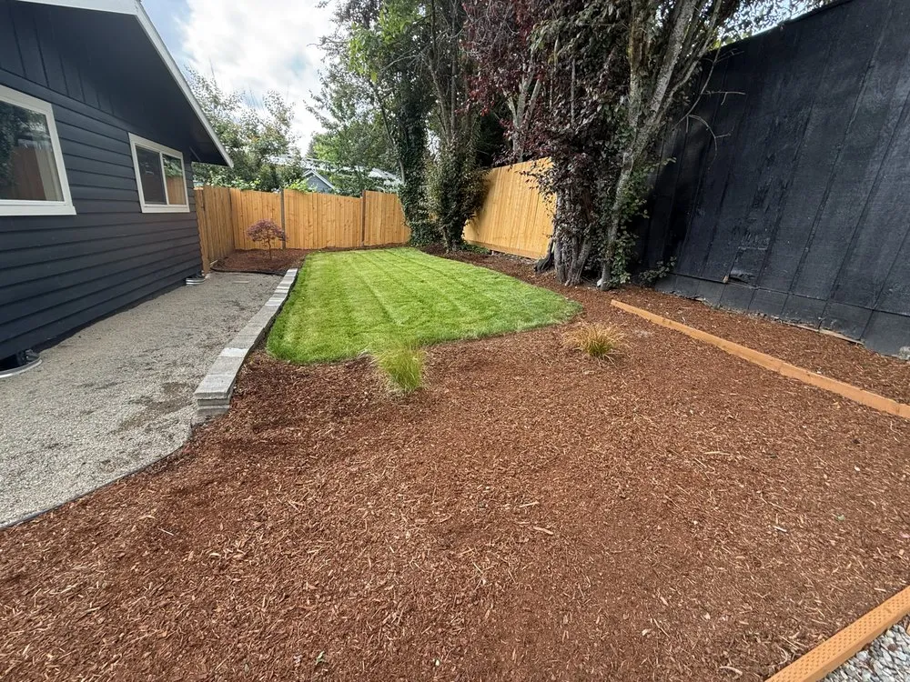 Trusted yard cleanup service in Salem, OR by Oakmark