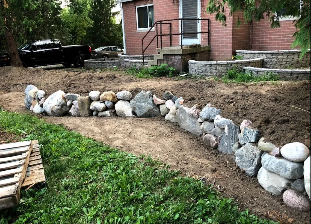 Top-rated yard cleanup service in Indianapolis, IN - Oakmont Lawncare & Landscaping